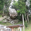 2度の大地震でも落ちなかった！圧巻の巨石がたたずむ釣石神社（宮城・石巻）