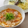 つけ汁はレンジでOK。野菜300g以上食べられる「トマトつけ麺」