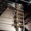 6-SADDLE VINTAGE-STYLE TELECASTER BRIDGE ASSEMBLYのイモネジ切断