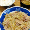 今日の食べ物　朝食に豚肉ともやしの炒め物