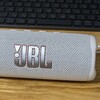 JBL Flip 6 は低音がすごい