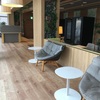 映画館で読書にふける