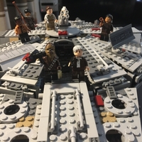 LEGO75105「スター・ウォーズ ミレニアムファルコン」に照明