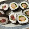 遅かったので晩御飯はお惣菜の巻き寿司で簡単に済ませた
