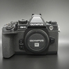 OLYMPUS OM-D E-M1　m4/3の強みがわかる小型軽量ミラーレス