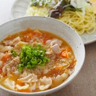 つけ汁はレンジでOK。野菜300g以上食べられる「トマトつけ麺」