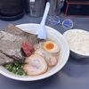 並んでも食べたい相模原老舗博多ラーメン店『博多一番』のトッピングたっぷり一番ラーメンと半ライスに大満足！！