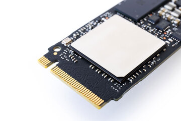 M.2 SSDとは？mSATAとの違いやPCle・NVMeとの関係などを解説