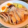 "全国のラーメン店を廃業に追い込むレベルの【塩鶏そば】簡単手軽に作れる激うま中華そば。極上海鮮＋鶏ガラ仕立て" を YouTube で見る