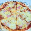 夕飯は簡単ピザ🍕ちゃっちゃと作れておいしい～(*^^*)