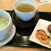 羽二重団子 日暮里駅前店｜だんごは甘さおさえめ♪しぶ～い抹茶