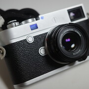 ライカ M-ROKKOR 40mm F2｜街と家族をやわらかく描く一本 015 突如開催された40mm祭に飲みこまれて、MINOLTA M-ROKKOR 40mm f2.0を