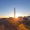 清らかに広い額を夕日に染めて