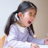 チック症が気になる親へ！原因・症状、改善するにはどうする？