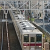 まだまだ現役で活躍する東武10000系電車