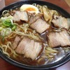 北大塚ラーメン｜ハマる！豚バラ×濃いめ醤油スープ
