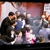 世間は何やら騒がしい