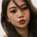 DIOR 大穎 –「人的這一生」歌詞，曲是“在旋律中回首自己的足跡，從而獲得一份前行的力量...”