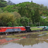 田植え直前の水田に姿を映す、EH500-56牽引の鉄道クレーン車KRC810Nを撮る！ (馬牛沼撮影編)