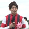 武豊「おめでとう、長かったな！」三浦皇成「長かったです！」