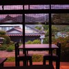 赤く染まる。