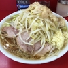 【今週のラーメン４１１９】 ラーメン二郎 神田神保町店 （東京・神保町） ラーメン小 麺少なめ ニンニクアブラ　〜しっかりカネシの主張を伝える・・・塩気の切れ味さすがな直系！