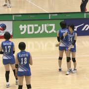 宮下遥が佐々木萌の尻を叩くハプニング 女子バレーボールについて思うこと