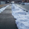 雪はまだ溶けず、画像は新幹線高架下部