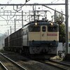 四国を走る貨物列車EF65-1077号機