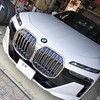 戸田市からBMW740iご来店！３Dポリッシュのブラック部分のガリ傷を車に付けたままで当日修理の佐藤企画