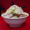 ラーメン二郎 生田駅前店 - 皮付き状態の丸ごと里芋みたいな豚が、文字通りホクォホクォと言う擬音語が一番しっくりくる最良の仕上がり。特段突き抜けた派手さはないが、食べれば食べるほどに旨みが染みる、スルメの様な旨さ。もう何度目かのコール考察。
