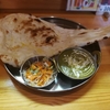 昼はカレーとナン、夜はさつまいもと豆のスープ。