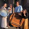君の横顔西陽に映えてピアスに小さく触れる風