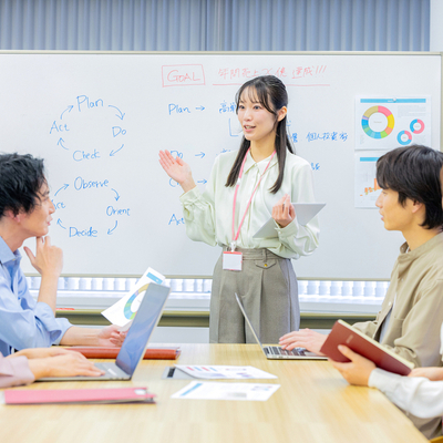 話し方のコツとは？誰でも身に着けられるポイントやトレーニング方法について解説