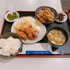 殿堂入りのお皿たち　その７４５【千歳烏山　からすやま食堂さんの　唐揚げ定食】