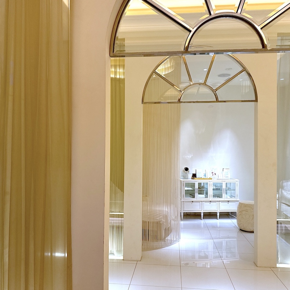 高級ホテル並のサロンで完全貸切！複合的な肌悩みに寄り添う「the Salon by b.glen」