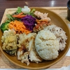 鳥〇食堂×タニタカフェ。ステーキ。みたらし団子／しょうゆ団子