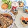 ぼっち夕食は、作り置きプラス目玉焼き‥