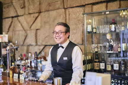 新宿で60年続く老舗バー「イーグル」がLINE活用に力を入れるワケ。「時代は我々を待ってくれない」