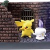 今トレーディングフィギュアの1.ピカチュウ＆ヒトモシ 「ポケモンの街 夜の路地裏」にいい感じでとんでもないことが起こっている？