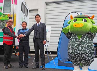 被災現場で見た “笑顔のシャワー” を我が市にも。茨城県龍ケ崎市への「WOTA BOX」導入をソフトバンクが支援