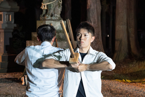 “駐在さん”が伝統つなぐ　関山神社火祭りで仮山伏演武　妙高警察署30歳巡査長