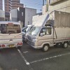 再び会社の駐車場に戻り、軽バンにのりかえて、