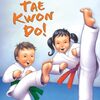 テコンドー道場に通う子どもたちの様子をシンプルな英語で表した、SIRシリーズStep 1『Tae Kwon Do!』
