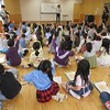 ２年生：図工　みんなで自画像