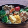 自分のお弁当作り、玉子焼き器がピンチですが、なんとか乗り切っています。
