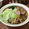 【今週のラーメン４３８２】 らーめん うち田 （東京・高円寺） らーめん 麺大盛 ＋ 味玉 ＋ ゆでキャベツ　〜奇を衒わない姿勢！ちょっぴりノスタルジックでほっこり旨さを感じさせる和みの一杯！