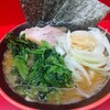 伊勢佐木長者町の「勝鬨家」でほうれん草玉ねぎ増しラーメンでディナーをキメた感想。やや醤油強めのスープと甘味の強い薄切りのタマネギはいいコンビネーションしてるわ。