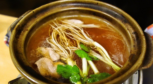 野菜の根っこの鍋っておいしいの？仙台名物「セリ鍋」をフカボリしてみた