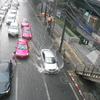 雨期は終わったはずなのに・・・なぜか土砂降り、道路は冠水のバンコク